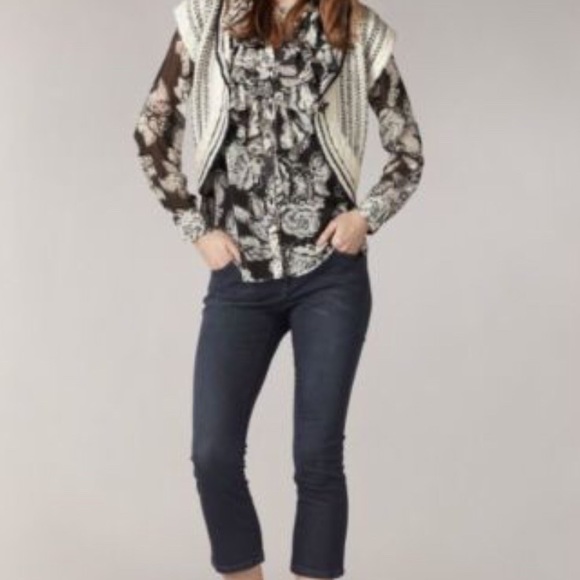 New CAbi BLACK GRAY Sheer FLORAL BLOUSE Sz MEDIUM - Picture 2 of 8